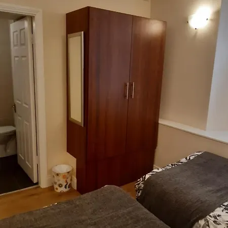 Aparthotel 24 Beds In On Shannon *