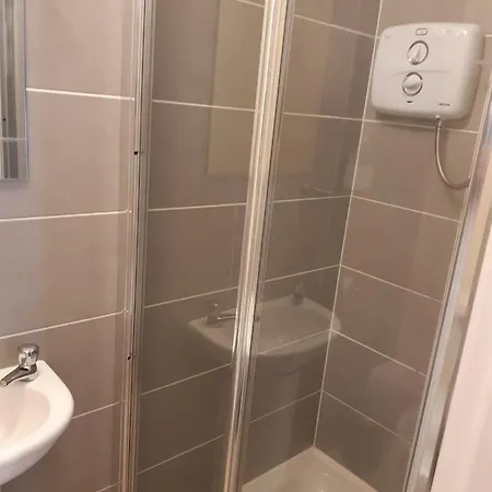 Aparthotel 24 Beds In On Shannon