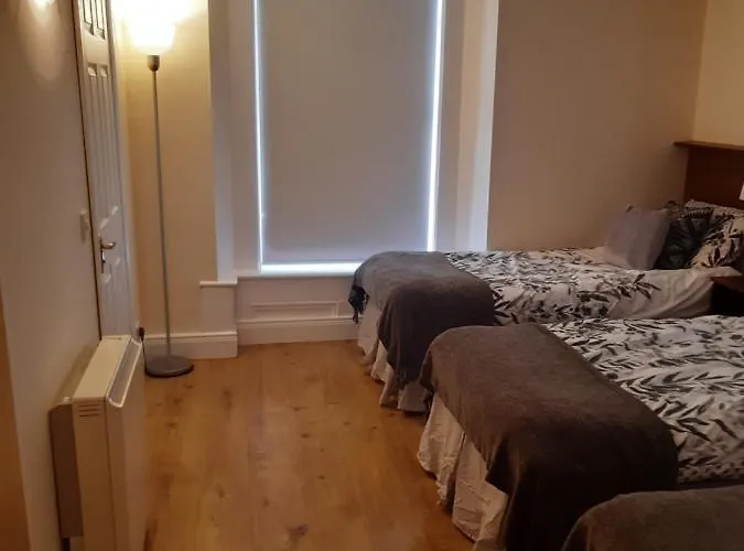 24 Beds In On Shannon * Carrick on Shannon